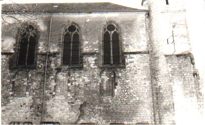 Eglise Mfn-nef extrieur nord.jpg (36914 octets)